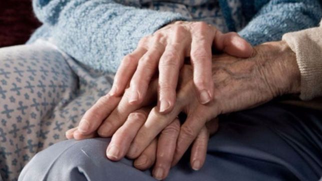 cayo un enfermero por abusar de dos abuelas y drogar a un hombre en un geriatrico platense