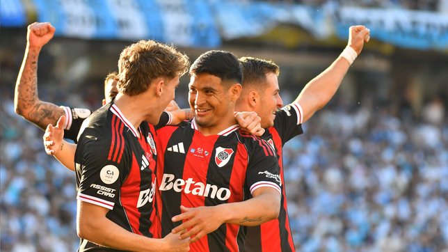 con rojo y nacho fernandez en cancha, river paso a las semifinales de la copa argentina