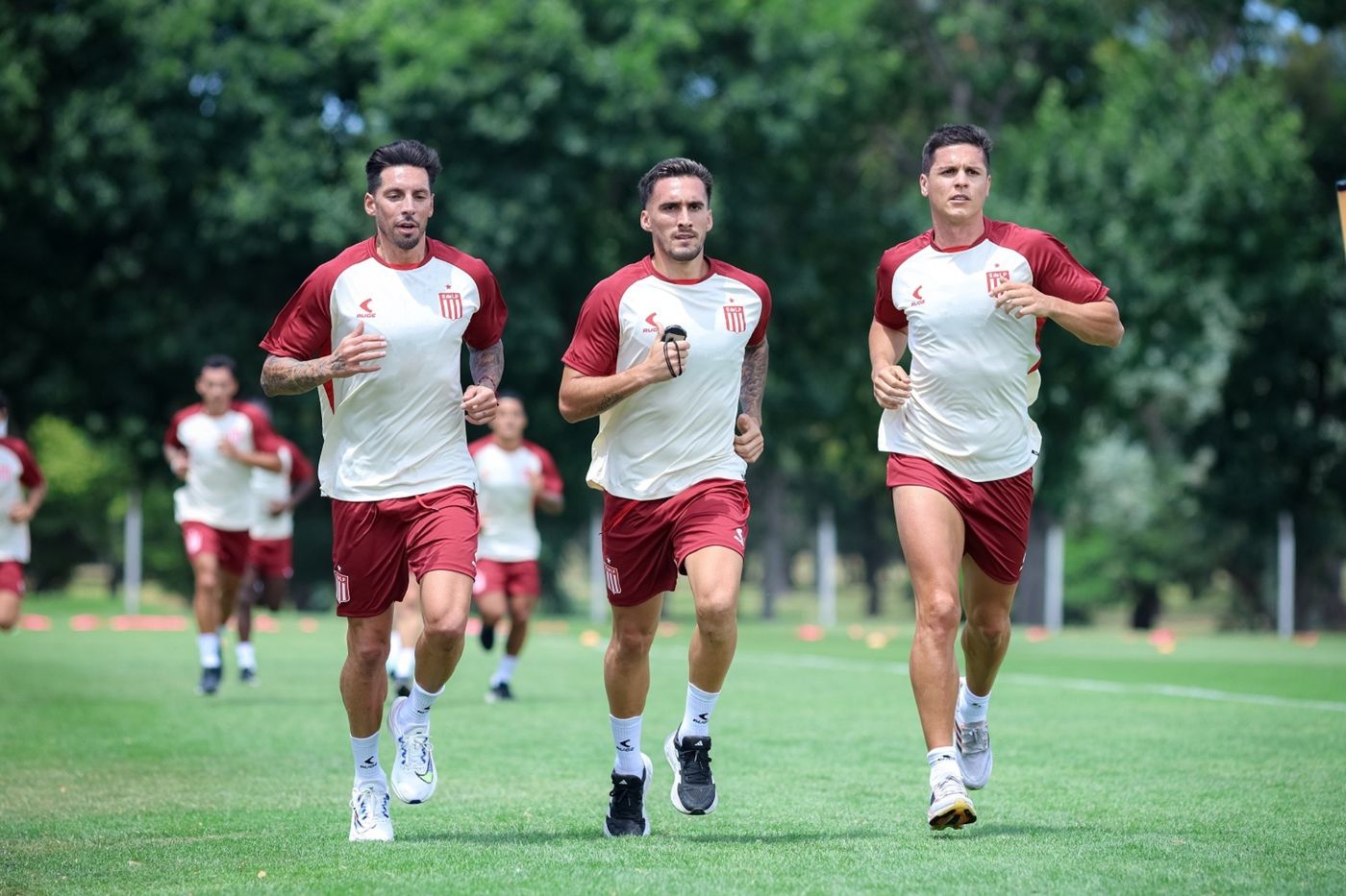 Entrenamiento Estudiantes Pretemporada Sosa Méndez Carrillo.jpg