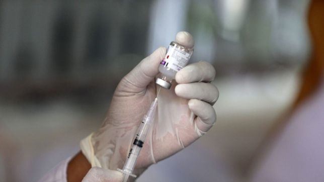 la oms recomendo aplicar una tercera dosis de sinovac y sinopharm a mayores de 60 anos