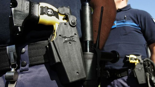 santilli prometio impulsar el uso de las pistolas taser en la provincia si es gobernador