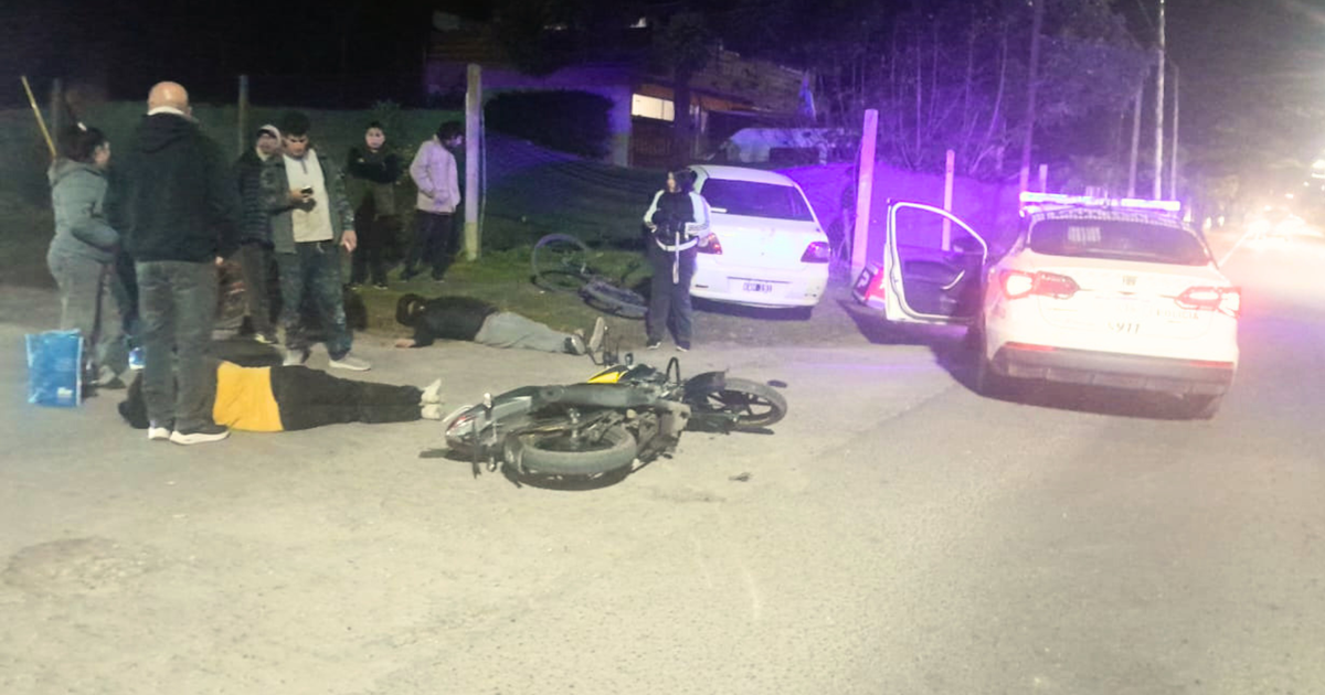 Tensión en City Bell por un violento choque entre un auto y una moto ...