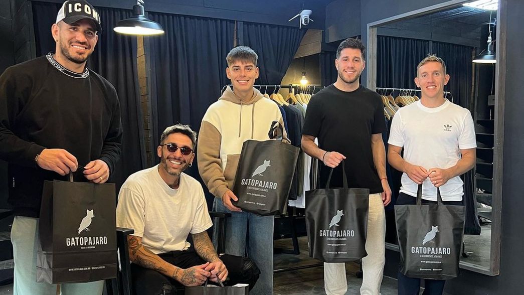 Los jugadores de Gimnasia se mostraron cerca de Nacho Fernández