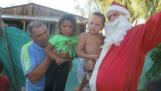 organizan una colecta de juguetes para que los chicos tengan regalos de navidad