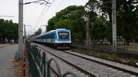 El Tren Roca volvió a aumentar y desde este lunes el boleto mínimo cuesta $350 El Tren Roca volvió a aumentar y desde este lunes el boleto mínimo cuesta $350