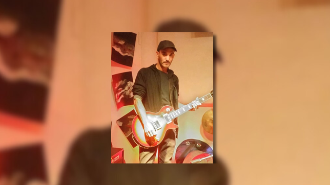 ¿quien era el musico que murio en medio de un recital en un bar en pleno centro?