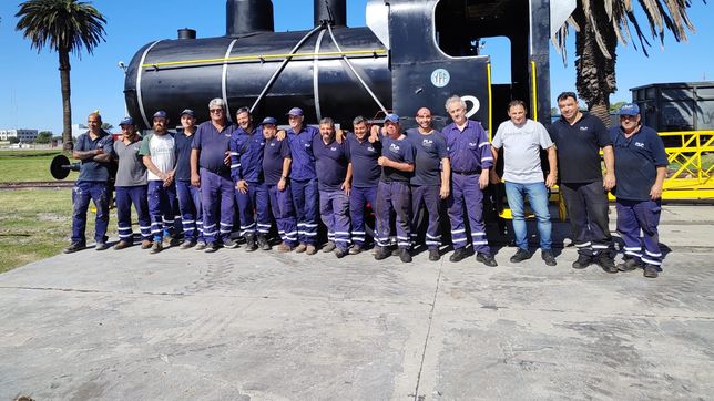 el puerto la plata sumo una pieza unica a su museo: una locomotora alemana de ypf de 1937