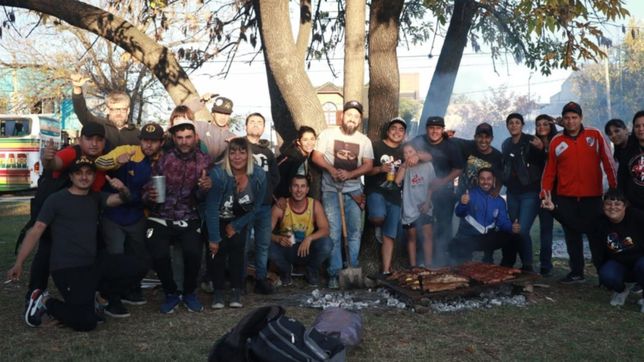 se suspendio el show pero los fanaticos de la renga hicieron su propio banquete