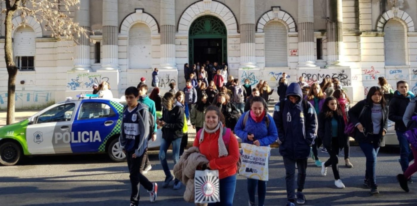 1529327731804.jpeg?oh=960&x=16&width=1254&height=627&rotate=0&ow=1280&y=298&scaleX=1&scaleY=1&&cw=1920&ch=950