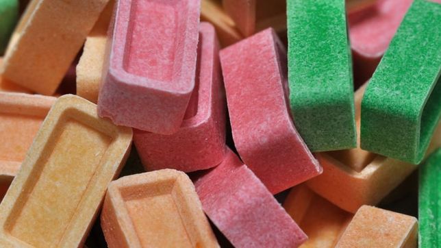 ¡alerta! prohibieron la venta y consumo de unas pastillas de colores en todo el pais