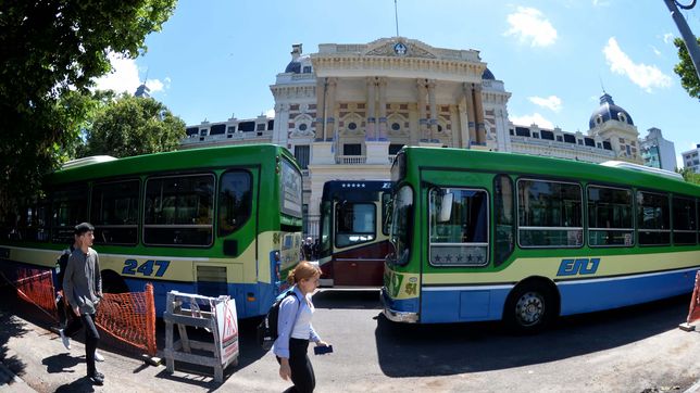 las empresas de transporte reclaman por los subsidios y donofrio suma un nuevo conflicto