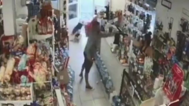 video: detuvieron al ladron que habia robado un kiosco de la plata con una picana