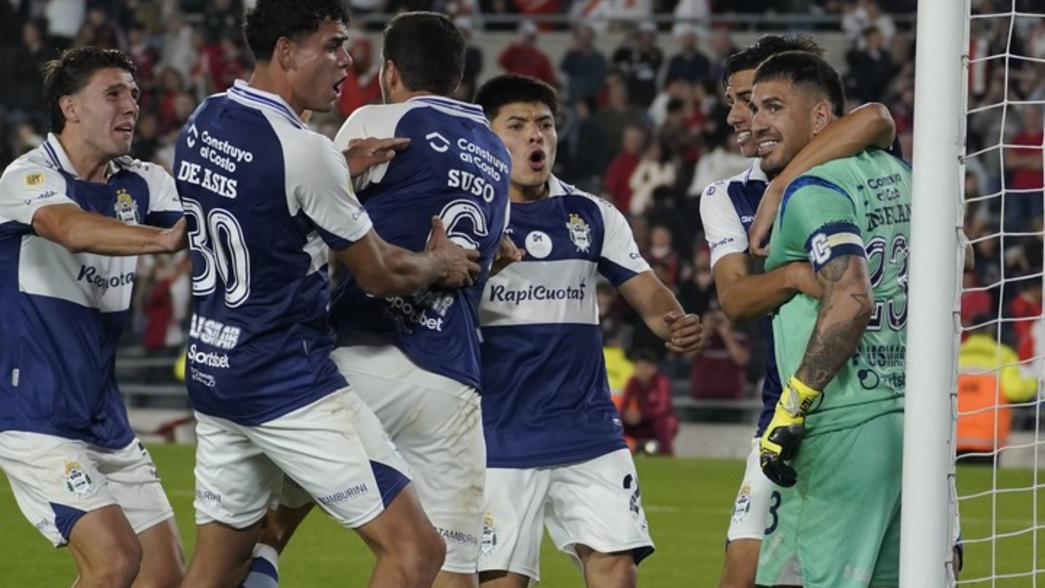 Nelson Insfrán fue elegido como el jugador más seguro de la fecha tras su penal atajado ante River