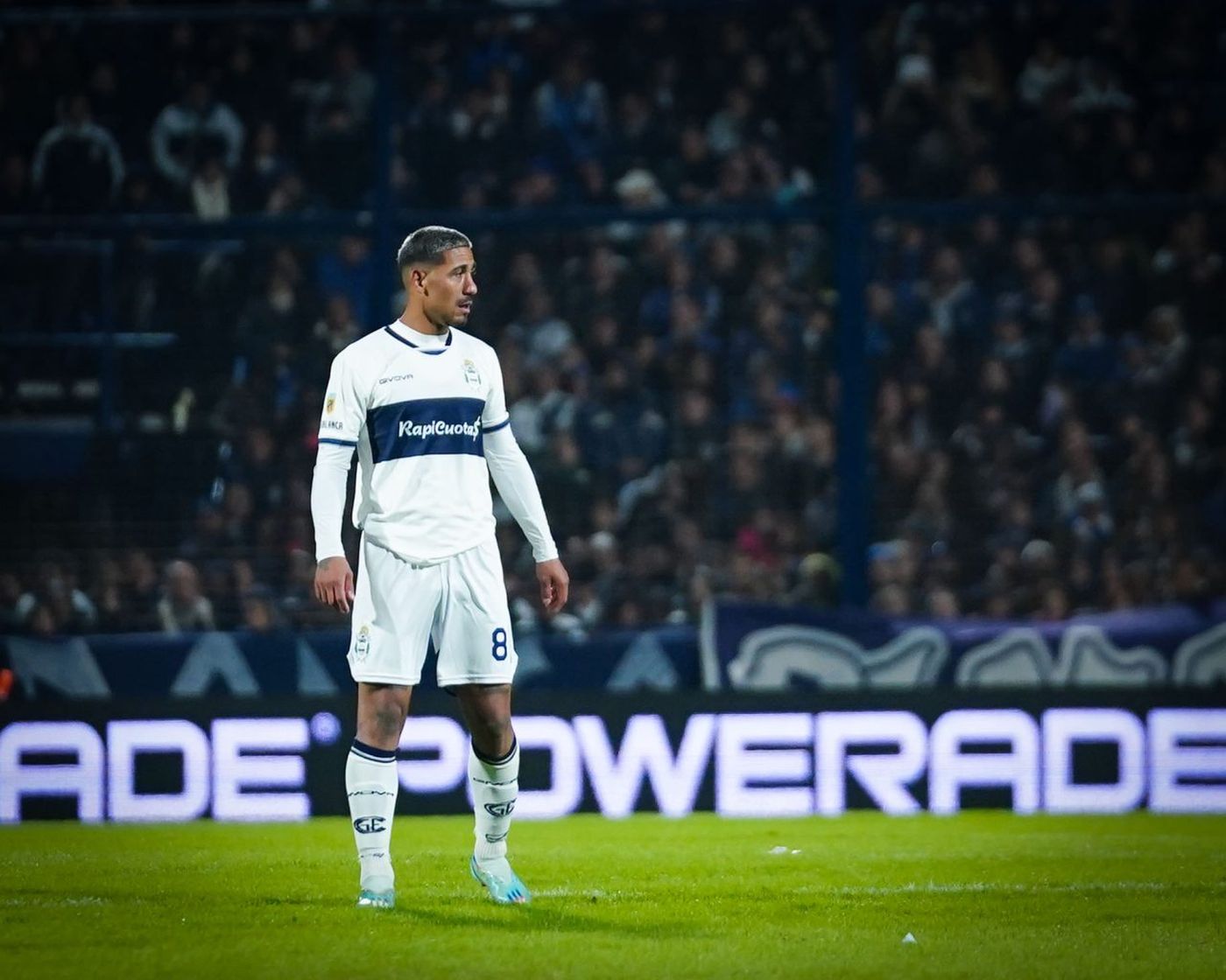 Gimnasia Velez Yonatán Rodríguez.jpg