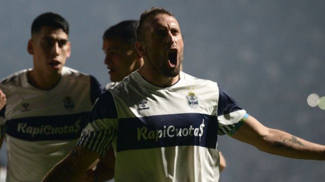 festejo doble en el lobo: se dio el resultado que lo deja mas cerca de la punta