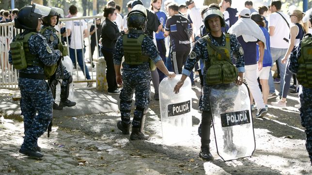 en el operativo policial del clasico platense detuvieron a otro barra de gimnasia