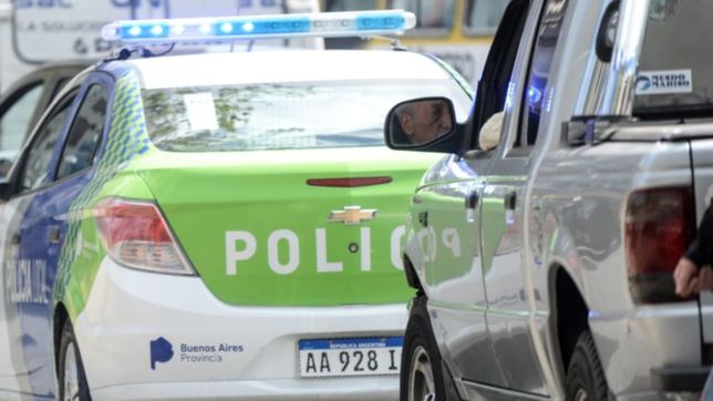 dos ladrones golpearon a una mujer para robarle la moto en el mondongo