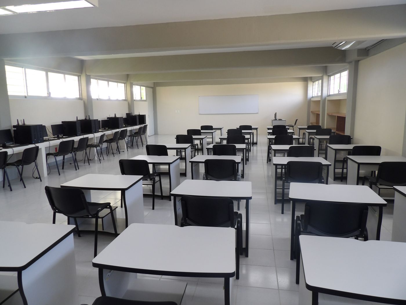 Aula universidad.jpg