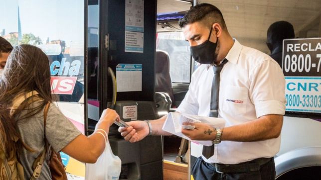 la provincia pedira el pase sanitario en los micros de media y larga distancia