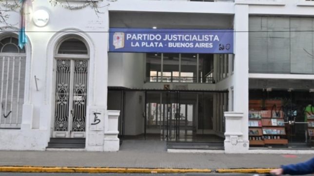 identificaron y detuvieron al sospechoso de vandalizar la sede del pj de la plata