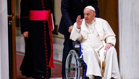 El Vaticano informó que el Papa Francisco sufrió una crisis respiratoria