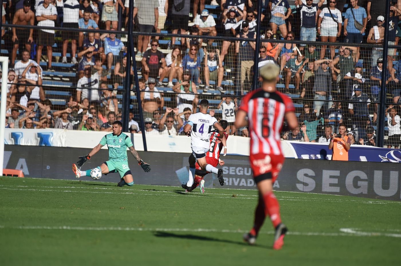 Gimnasia Barracas Insfrán.JPG