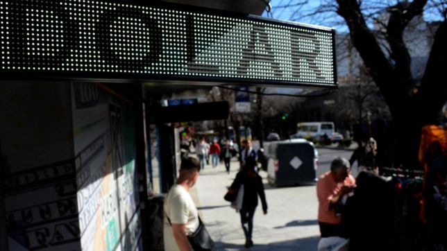 el dolar blue se encamina a cerrar su primera semana de caida en dos meses