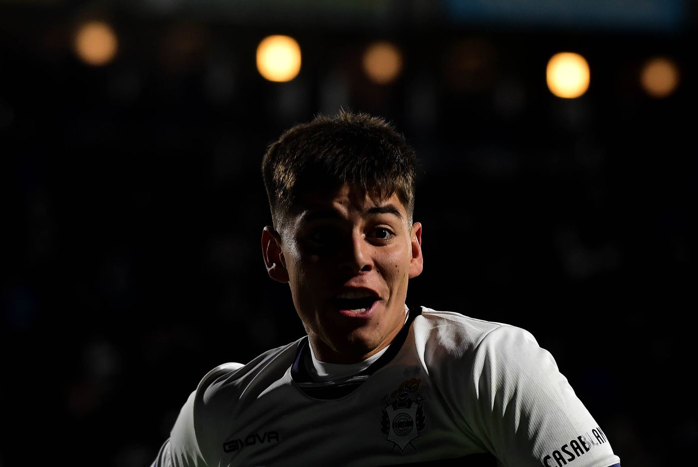 Gimnasia Banfield Domínguez gol.JPG