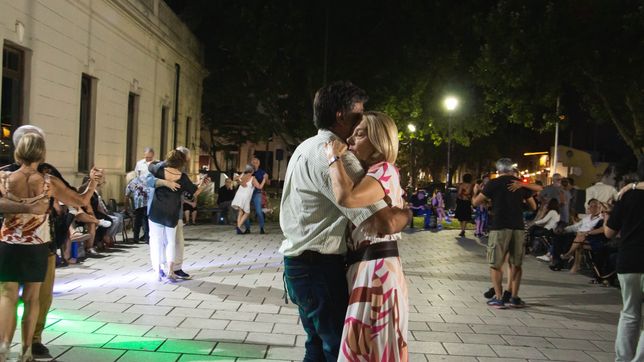 se viene una doble funcion de milonga al aire libre en la plata