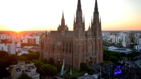 La Semana de la Música por el Aniversario de La Plata continúa con una Misa Criolla dentro de la Catedral La Semana de la Música por el Aniversario de La Plata continúa con una Misa Criolla dentro de la Catedral