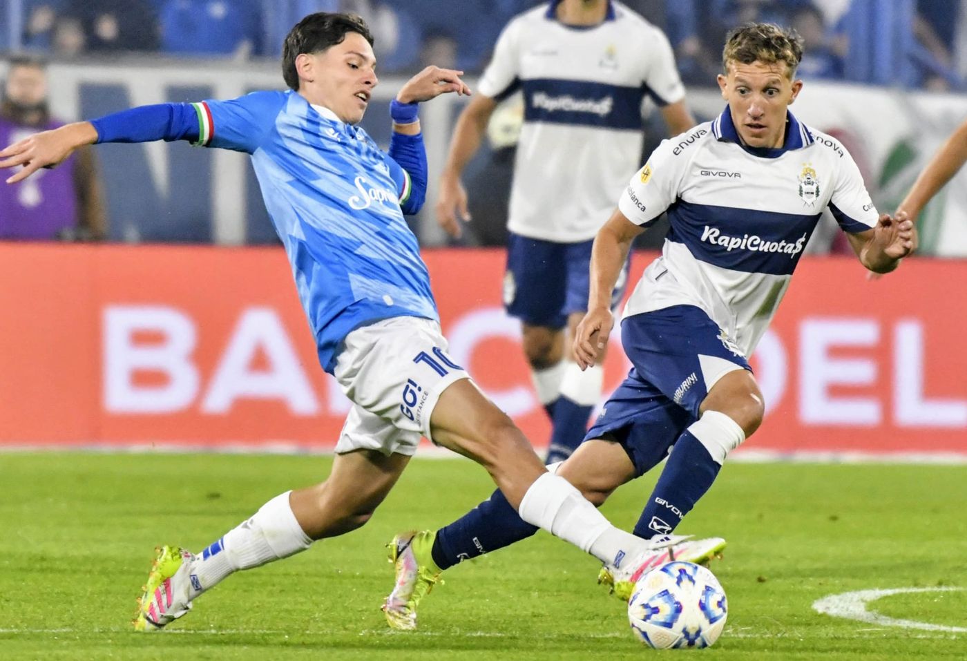 Gimnasia Vélez Pablo De Blasis.jpg