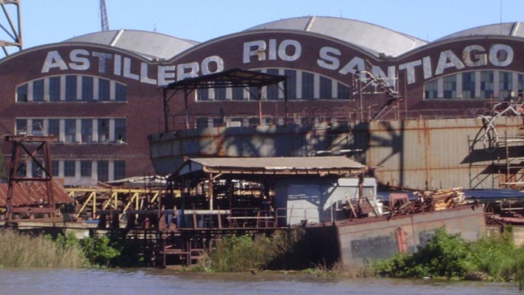 Trabajadores del Astillero celebraron la reactivación con la entrega de buques a Venezuela
