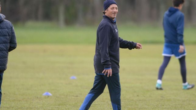 gimnasia entrena y piensa en su primer amistoso ante cerro porteno