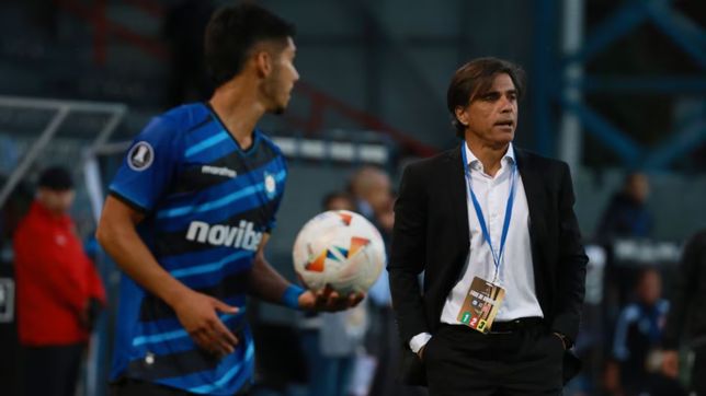 huachipato anuncio que el dt javier sanguinetti renuncio en la previa al partido con estudiantes
