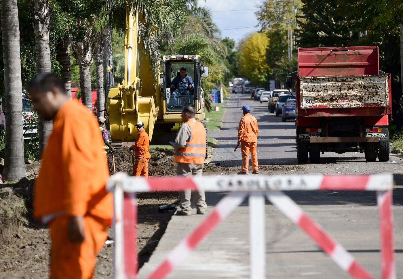 obras avenida 60 los hornos 09.JPG