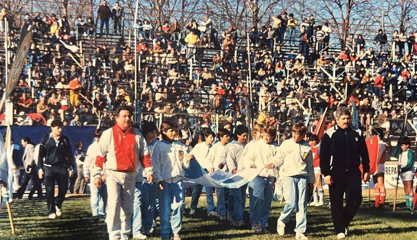 La historia del recordado Día del Niño en la cancha de Gimnasia