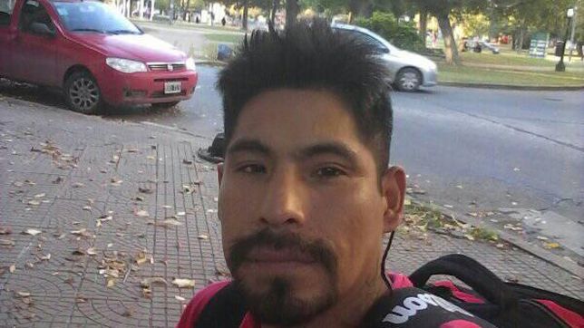 ¿quien era el hombre que murio tras chocar con su moto contra un contenedor en la plata?