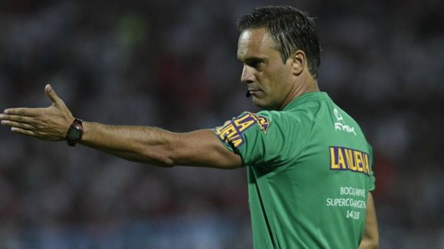 patricio loustau sera el arbitro del clasico platense el proximo domingo en uno