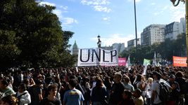 se realiza la segunda marcha federal universitaria y habra una amplia movilizacion desde la plata se realiza la segunda marcha federal universitaria y habra una amplia movilizacion desde la plata