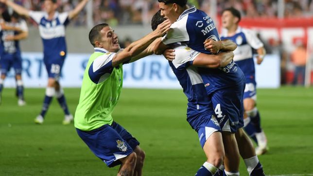 gimnasia hizo tripa y corazon, vencio a union y va por el barracas central de chiqui tapia