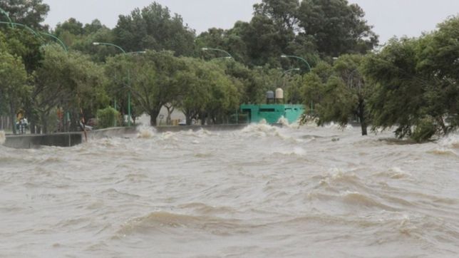 el rio de la plata llego a 2,70 metros de altura y no hubo complicaciones en la region