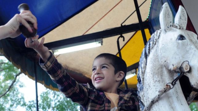 el gesto solidario del dueno de la calesita de 19 y 60 que se volvio viral