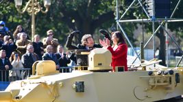 javier milei y victoria villarruel se subieron a un tanque y se sumaron al desfile javier milei y victoria villarruel se subieron a un tanque y se sumaron al desfile