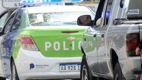 Cinematográfica persecución de dos ladrones que manejaban una moto robada