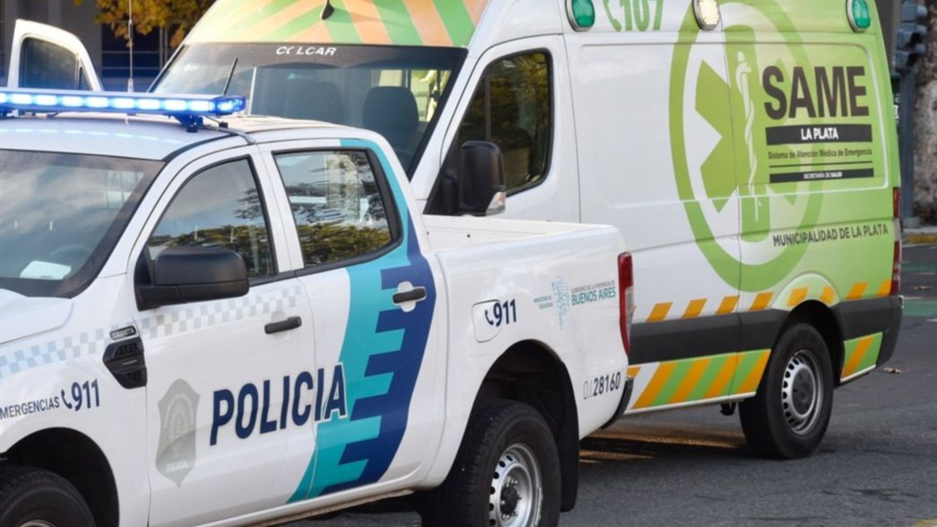 Policías héroes ayudaron a parir a una mujer en plena calle de La Plata