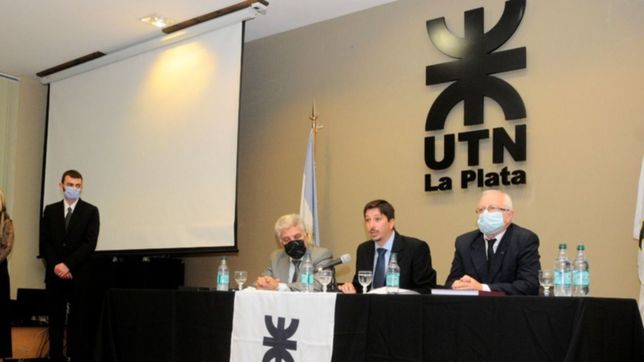 despues de 32 anos se fue el polemico y denunciado rector de la utn