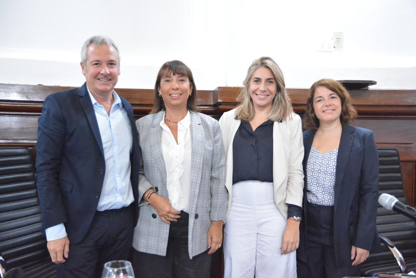 Bardón Barcia Belén Muñoz y Florencia Defeo.jpg