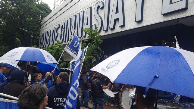 gimnasia sigue sin saldar la deuda con sus empleados y crece la posibilidad de una protesta en la sede