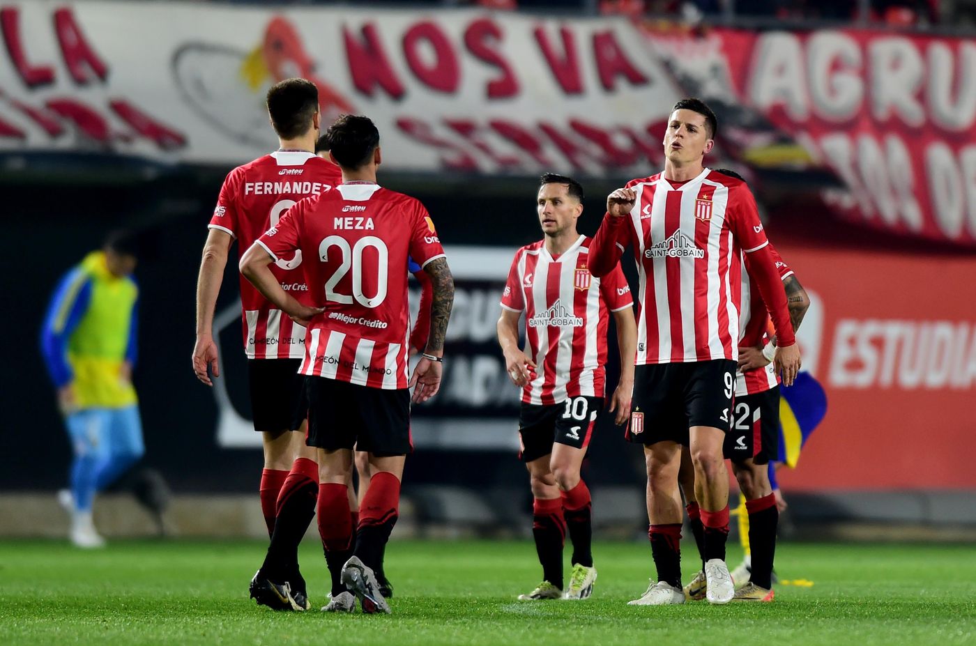 Estudiantes Boca Entretiempo Carrillo.jpg