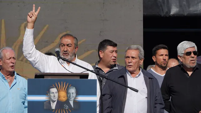 el gobierno convoco a la cgt en medio de la amenaza de un nuevo paro general